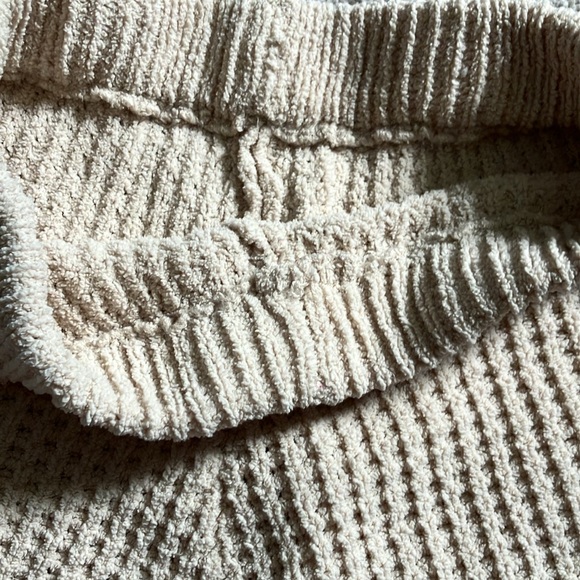 High Waisted Cream Waffle Plus Soft Shorts S - Picture 2 of 4